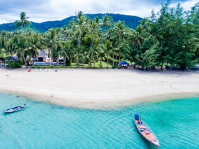 Ban Laem Sor - Tropical Beachfront Retreat